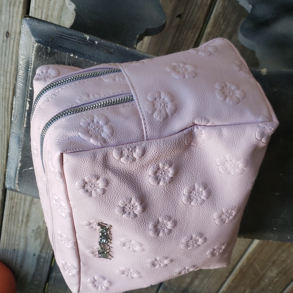 Betsy Johnson pouch - Picture 2 of 8